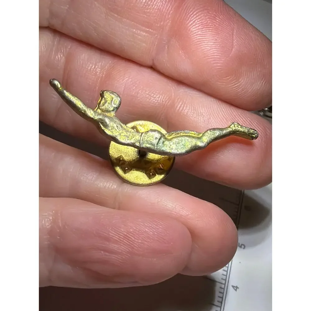 Vintage Gold Tone Swimmer Diver Lapel Pin 3D Swimming Sports Figural Brooch